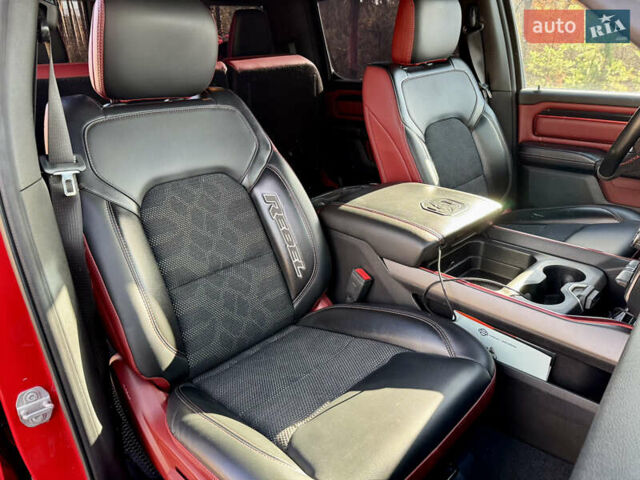 Красный Додж RAM 1500, объемом двигателя 5.65 л и пробегом 200 тыс. км за 39000 $, фото 70 на Automoto.ua