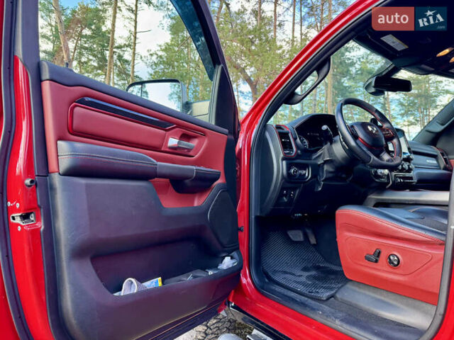 Красный Додж RAM 1500, объемом двигателя 5.65 л и пробегом 200 тыс. км за 39000 $, фото 47 на Automoto.ua