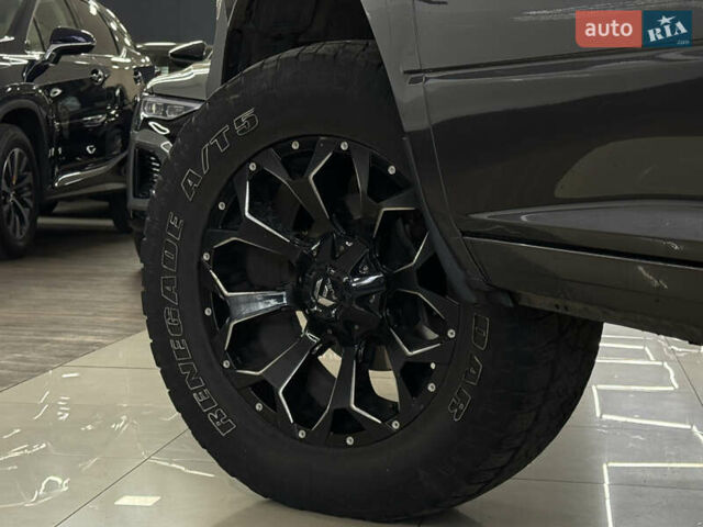 Додж RAM 1500 2014 в Николаеве на Automoto.ua Серый Додж RAM 1500, объемом двигателя 2.99 л и пробегом 254 тыс. км за 26499 $, фото 14 на Automoto.ua