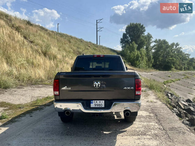 Серый Додж RAM 1500, объемом двигателя 3 л и пробегом 169 тыс. км за 25000 $, фото 9 на Automoto.ua