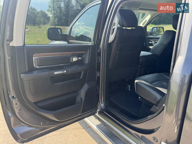 Серый Додж RAM 1500, объемом двигателя 3 л и пробегом 282 тыс. км за 24500 $, фото 14 на Automoto.ua