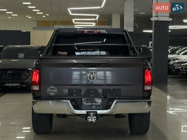 Додж RAM 1500 2014 в Николаеве на Automoto.ua Серый Додж RAM 1500, объемом двигателя 2.99 л и пробегом 254 тыс. км за 26499 $, фото 10 на Automoto.ua