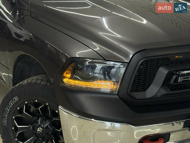 Додж RAM 1500 2014 в Николаеве на Automoto.ua Серый Додж RAM 1500, объемом двигателя 2.99 л и пробегом 254 тыс. км за 26499 $, фото 2 на Automoto.ua