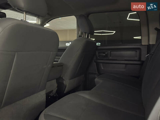 Додж RAM 1500 2014 в Николаеве на Automoto.ua Серый Додж RAM 1500, объемом двигателя 2.99 л и пробегом 254 тыс. км за 26499 $, фото 19 на Automoto.ua