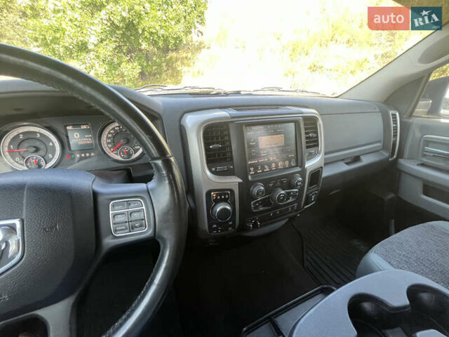 Серый Додж RAM 1500, объемом двигателя 3 л и пробегом 169 тыс. км за 25000 $, фото 25 на Automoto.ua