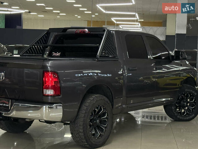 Додж RAM 1500 2014 в Николаеве на Automoto.ua Серый Додж RAM 1500, объемом двигателя 2.99 л и пробегом 254 тыс. км за 26499 $, фото 8 на Automoto.ua