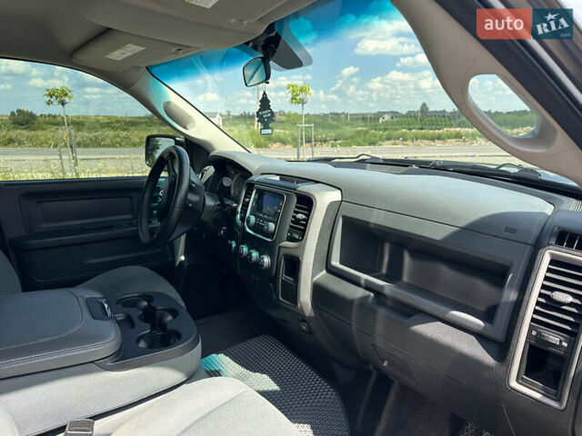 Серый Додж RAM 1500, объемом двигателя 5.7 л и пробегом 241 тыс. км за 24900 $, фото 35 на Automoto.ua