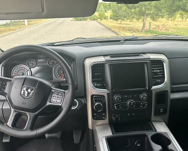 Серый Додж RAM 1500, объемом двигателя 3 л и пробегом 280 тыс. км за 28000 $, фото 12 на Automoto.ua