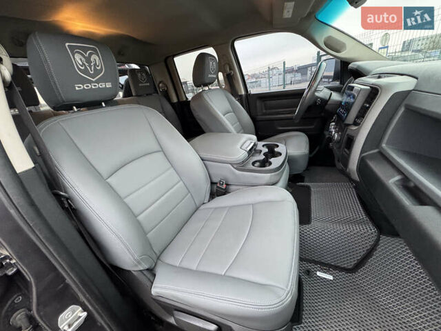 Серый Додж RAM 1500, объемом двигателя 2.99 л и пробегом 378 тыс. км за 26490 $, фото 33 на Automoto.ua