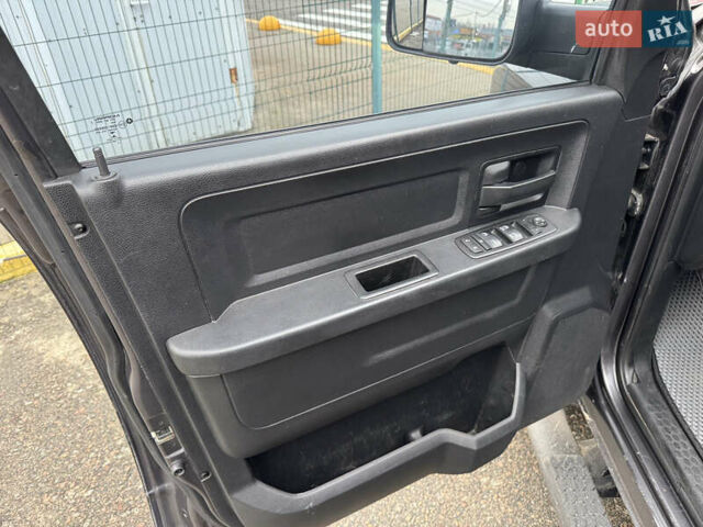 Серый Додж RAM 1500, объемом двигателя 2.99 л и пробегом 378 тыс. км за 26490 $, фото 15 на Automoto.ua