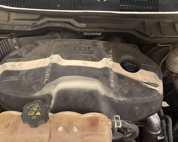 Серый Додж RAM 1500, объемом двигателя 3 л и пробегом 280 тыс. км за 25500 $, фото 23 на Automoto.ua