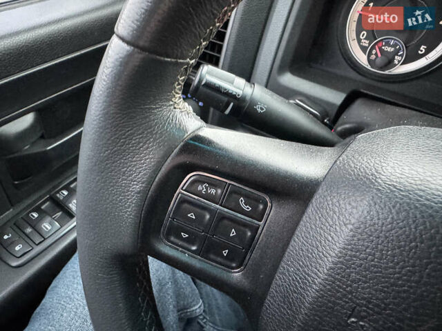 Серый Додж RAM 1500, объемом двигателя 2.99 л и пробегом 378 тыс. км за 26490 $, фото 25 на Automoto.ua