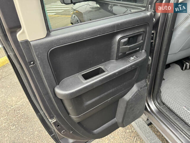 Серый Додж RAM 1500, объемом двигателя 2.99 л и пробегом 378 тыс. км за 26490 $, фото 26 на Automoto.ua