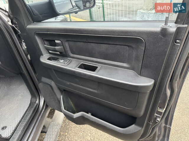 Серый Додж RAM 1500, объемом двигателя 2.99 л и пробегом 378 тыс. км за 26490 $, фото 32 на Automoto.ua