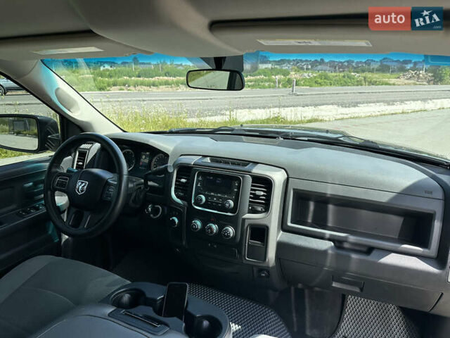 Серый Додж RAM 1500, объемом двигателя 5.7 л и пробегом 241 тыс. км за 24900 $, фото 8 на Automoto.ua