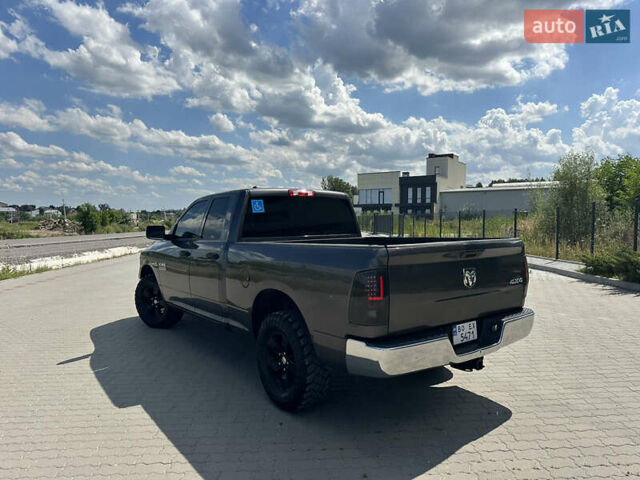 Серый Додж RAM 1500, объемом двигателя 5.7 л и пробегом 241 тыс. км за 24900 $, фото 1 на Automoto.ua