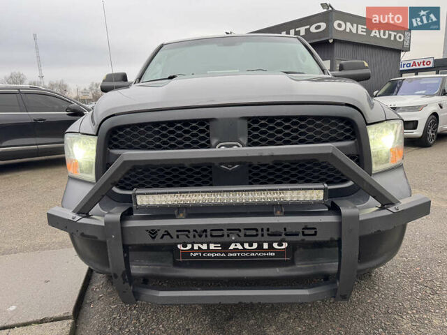 Серый Додж RAM 1500, объемом двигателя 2.99 л и пробегом 378 тыс. км за 26490 $, фото 3 на Automoto.ua