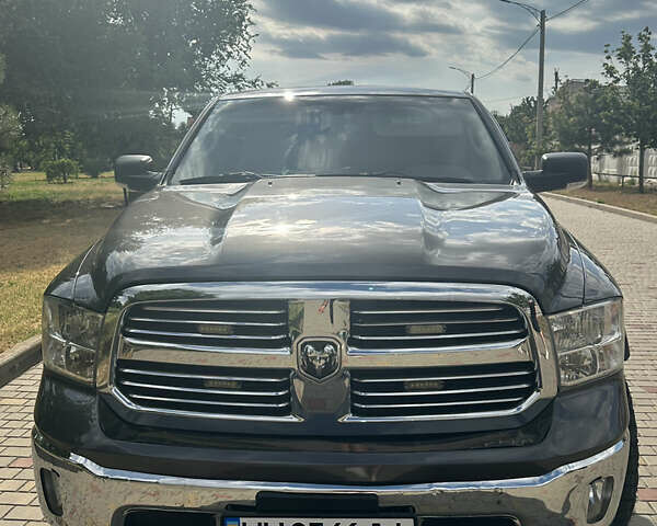 Серый Додж RAM 1500, объемом двигателя 3 л и пробегом 280 тыс. км за 28000 $, фото 3 на Automoto.ua