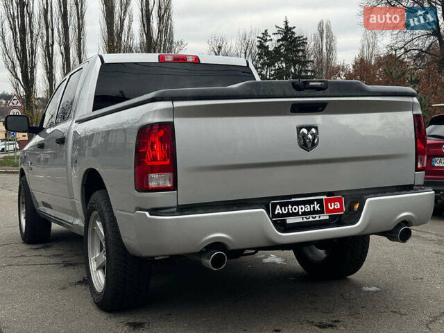 Серый Додж RAM 1500, объемом двигателя 5.7 л и пробегом 91 тыс. км за 24490 $, фото 17 на Automoto.ua