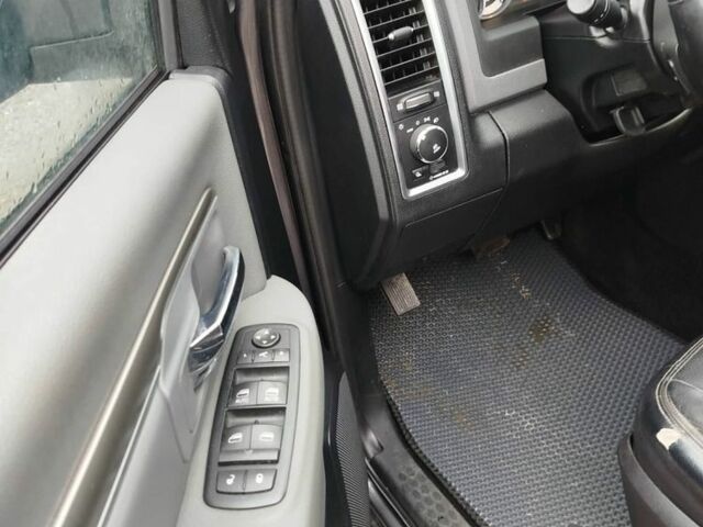 Серый Додж RAM 1500, объемом двигателя 3 л и пробегом 190 тыс. км за 27500 $, фото 6 на Automoto.ua