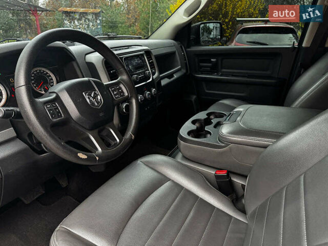 Серый Додж RAM 1500, объемом двигателя 5.7 л и пробегом 91 тыс. км за 24490 $, фото 34 на Automoto.ua