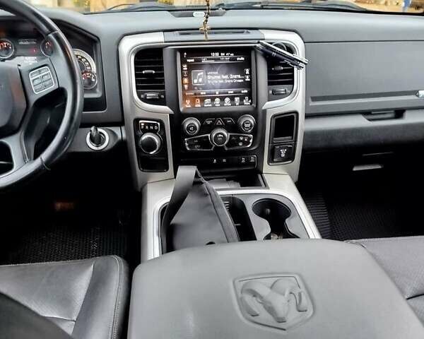 Серый Додж RAM 1500, объемом двигателя 3 л и пробегом 190 тыс. км за 27500 $, фото 5 на Automoto.ua