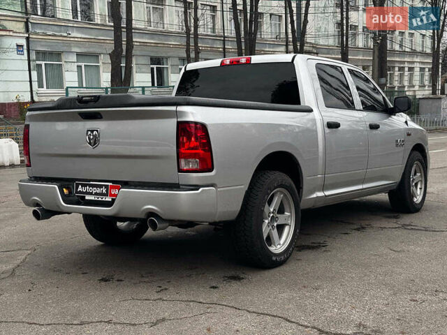 Серый Додж RAM 1500, объемом двигателя 5.7 л и пробегом 91 тыс. км за 24490 $, фото 13 на Automoto.ua