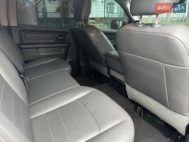 Серый Додж RAM 1500, объемом двигателя 5.7 л и пробегом 91 тыс. км за 24490 $, фото 39 на Automoto.ua