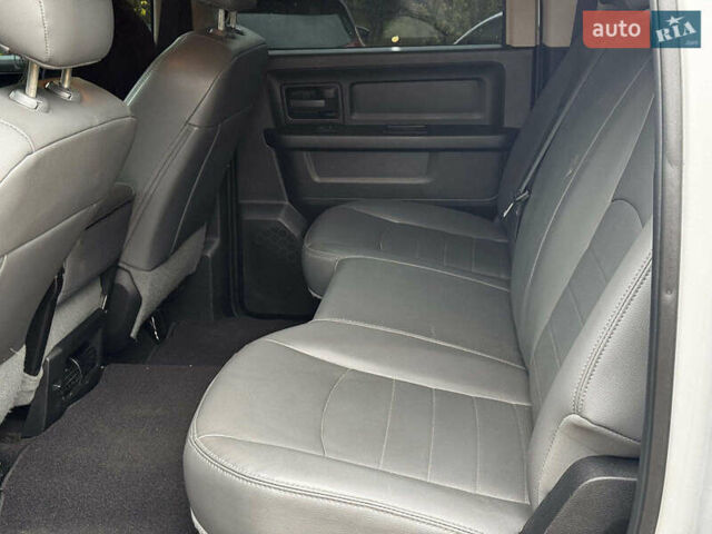 Серый Додж RAM 1500, объемом двигателя 5.7 л и пробегом 91 тыс. км за 24490 $, фото 23 на Automoto.ua