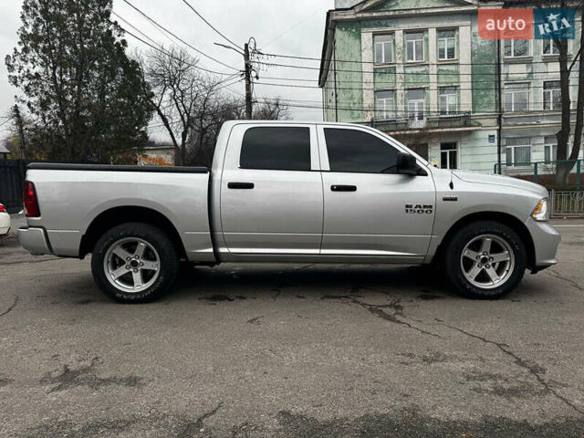 Серый Додж RAM 1500, объемом двигателя 5.7 л и пробегом 91 тыс. км за 24490 $, фото 9 на Automoto.ua