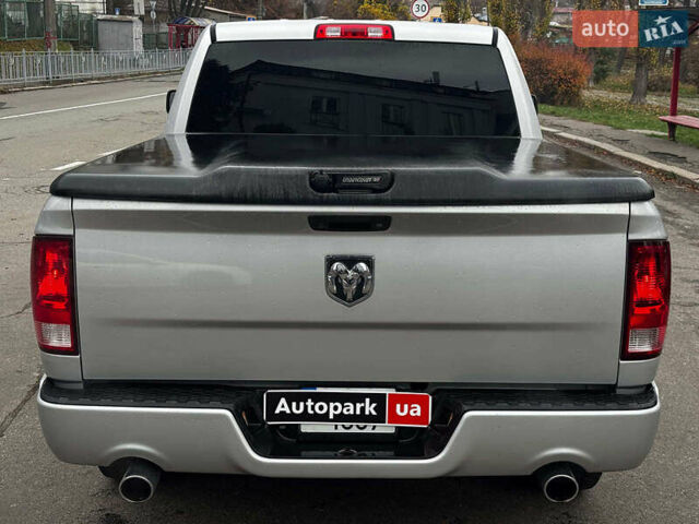 Серый Додж RAM 1500, объемом двигателя 5.7 л и пробегом 91 тыс. км за 24490 $, фото 16 на Automoto.ua