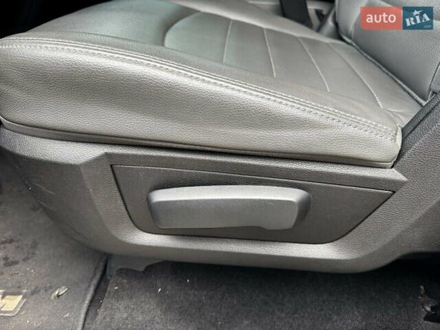 Серый Додж RAM 1500, объемом двигателя 5.7 л и пробегом 91 тыс. км за 24490 $, фото 29 на Automoto.ua