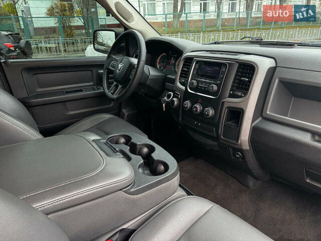 Серый Додж RAM 1500, объемом двигателя 5.7 л и пробегом 91 тыс. км за 24490 $, фото 38 на Automoto.ua