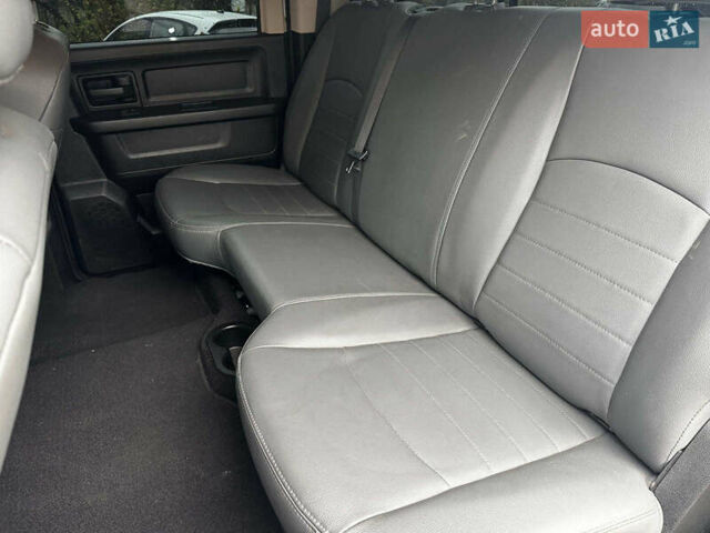 Серый Додж RAM 1500, объемом двигателя 5.7 л и пробегом 91 тыс. км за 24490 $, фото 24 на Automoto.ua