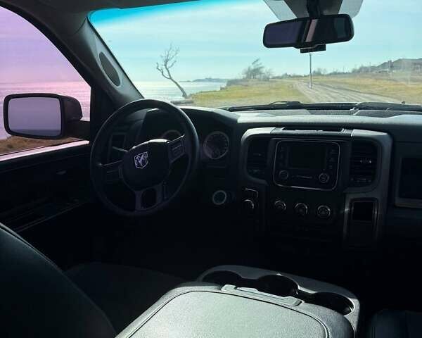 Додж RAM 1500 2016 в Одессе на Automoto.ua Серый Додж RAM 1500, объемом двигателя 5.7 л и пробегом 316 тыс. км за 19500 $, фото 6 на Automoto.ua