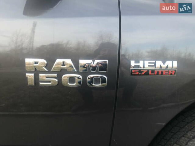 Серый Додж RAM 1500, объемом двигателя 5.65 л и пробегом 110 тыс. км за 33000 $, фото 17 на Automoto.ua