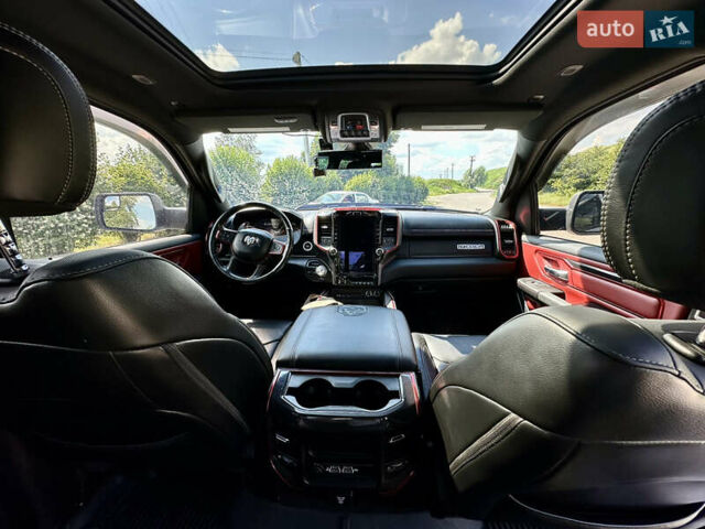 Серый Додж RAM 1500, объемом двигателя 5.7 л и пробегом 80 тыс. км за 39500 $, фото 15 на Automoto.ua