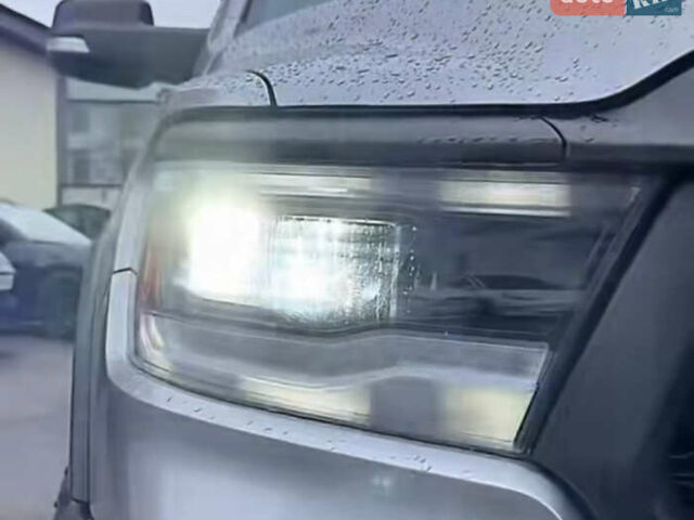 Серый Додж RAM 1500, объемом двигателя 5.7 л и пробегом 80 тыс. км за 39500 $, фото 28 на Automoto.ua