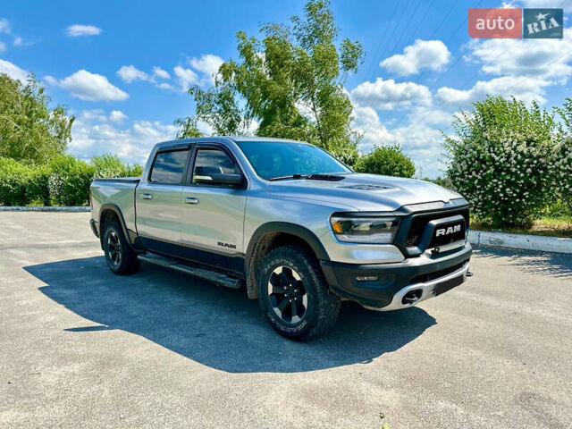 Серый Додж RAM 1500, объемом двигателя 5.7 л и пробегом 80 тыс. км за 39500 $, фото 9 на Automoto.ua