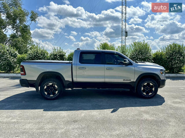 Серый Додж RAM 1500, объемом двигателя 5.7 л и пробегом 80 тыс. км за 39500 $, фото 7 на Automoto.ua