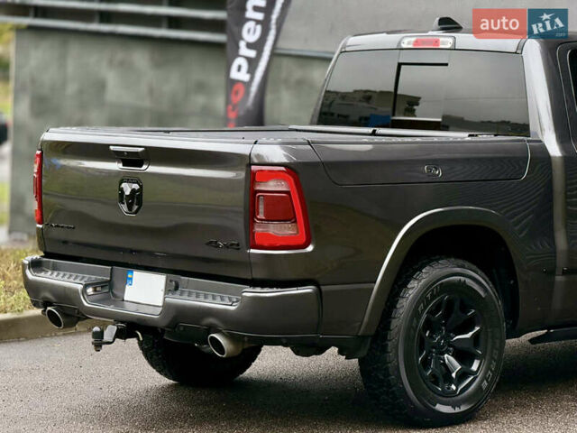 Додж RAM 1500 2019 в Харькове на Automoto.ua Серый Додж RAM 1500, объемом двигателя 5.7 л и пробегом 65 тыс. км за 60000 $, фото 9 на Automoto.ua