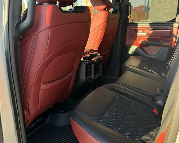 Серый Додж RAM 1500, объемом двигателя 3.61 л и пробегом 122 тыс. км за 28900 $, фото 19 на Automoto.ua