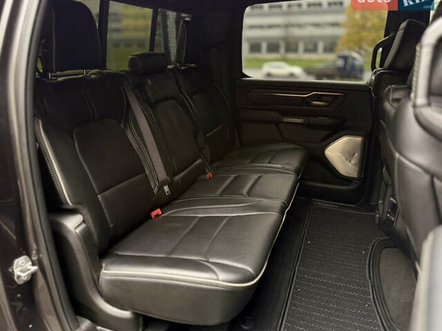 Додж RAM 1500 2019 в Харькове на Automoto.ua Серый Додж RAM 1500, объемом двигателя 5.7 л и пробегом 65 тыс. км за 60000 $, фото 26 на Automoto.ua