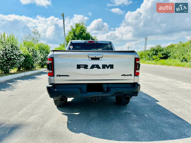 Серый Додж RAM 1500, объемом двигателя 5.7 л и пробегом 80 тыс. км за 39500 $, фото 3 на Automoto.ua