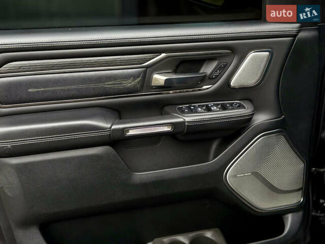 Додж RAM 1500 2019 в Харькове на Automoto.ua Серый Додж RAM 1500, объемом двигателя 5.7 л и пробегом 65 тыс. км за 60000 $, фото 19 на Automoto.ua