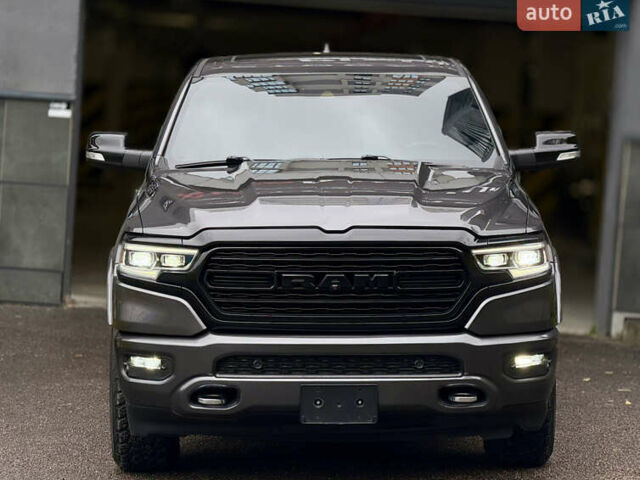 Додж RAM 1500 2019 в Харькове на Automoto.ua Серый Додж RAM 1500, объемом двигателя 5.7 л и пробегом 65 тыс. км за 60000 $, фото 3 на Automoto.ua