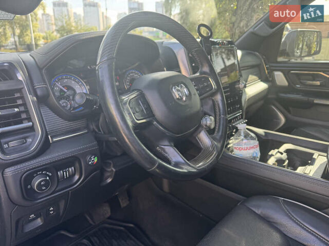 Серый Додж RAM 1500, объемом двигателя 0 л и пробегом 133 тыс. км за 60000 $, фото 7 на Automoto.ua
