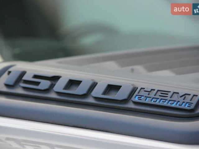 Сірий Додж RAM 1500, об'ємом двигуна 5.65 л та пробігом 111 тис. км за 44900 $, фото 13 на Automoto.ua