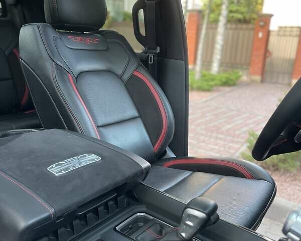 Серый Додж RAM 1500, объемом двигателя 6.2 л и пробегом 44 тыс. км за 108900 $, фото 37 на Automoto.ua