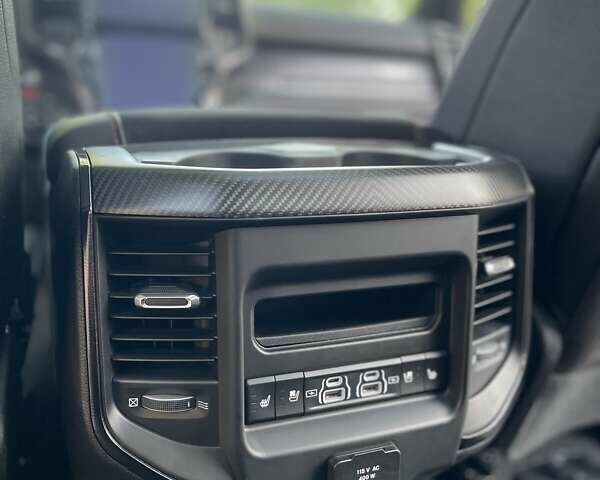 Серый Додж RAM 1500, объемом двигателя 6.2 л и пробегом 44 тыс. км за 108900 $, фото 38 на Automoto.ua